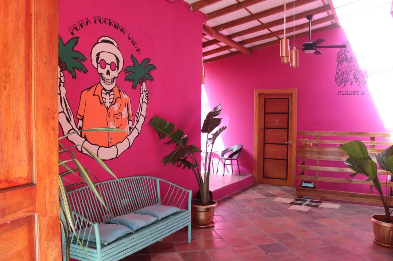Planet B Hostel Quepos Exterior photo